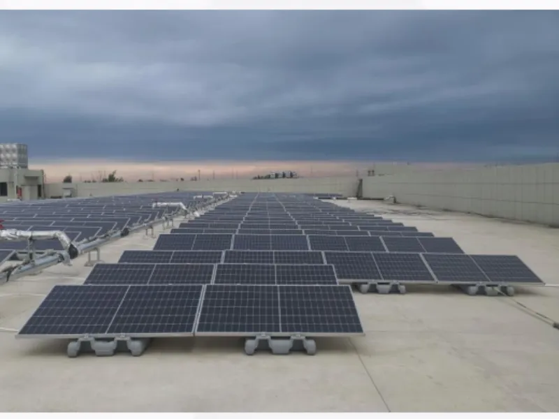 Flydende PV -system i reservoiret